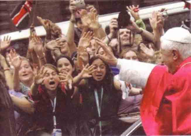 Vatican II - Benedict XVI worship