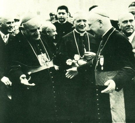 Anti Pope John XXIII smiling like the religious mobster that he was